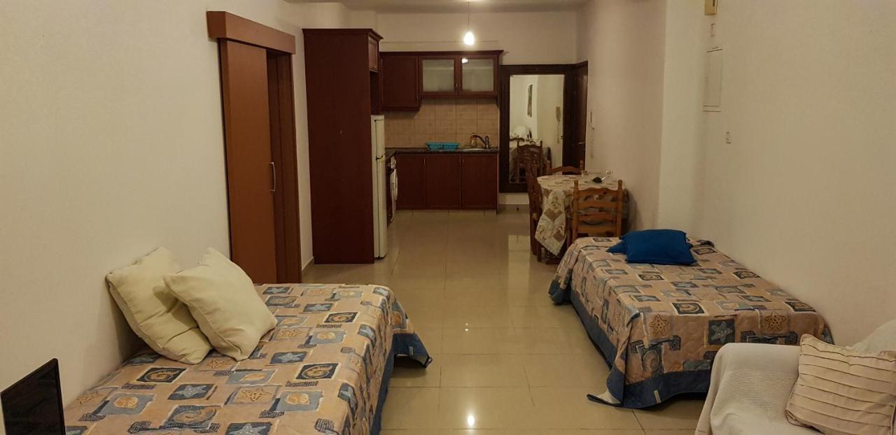 Ferienwohnung Galatia'S Court Paphos Exterior foto