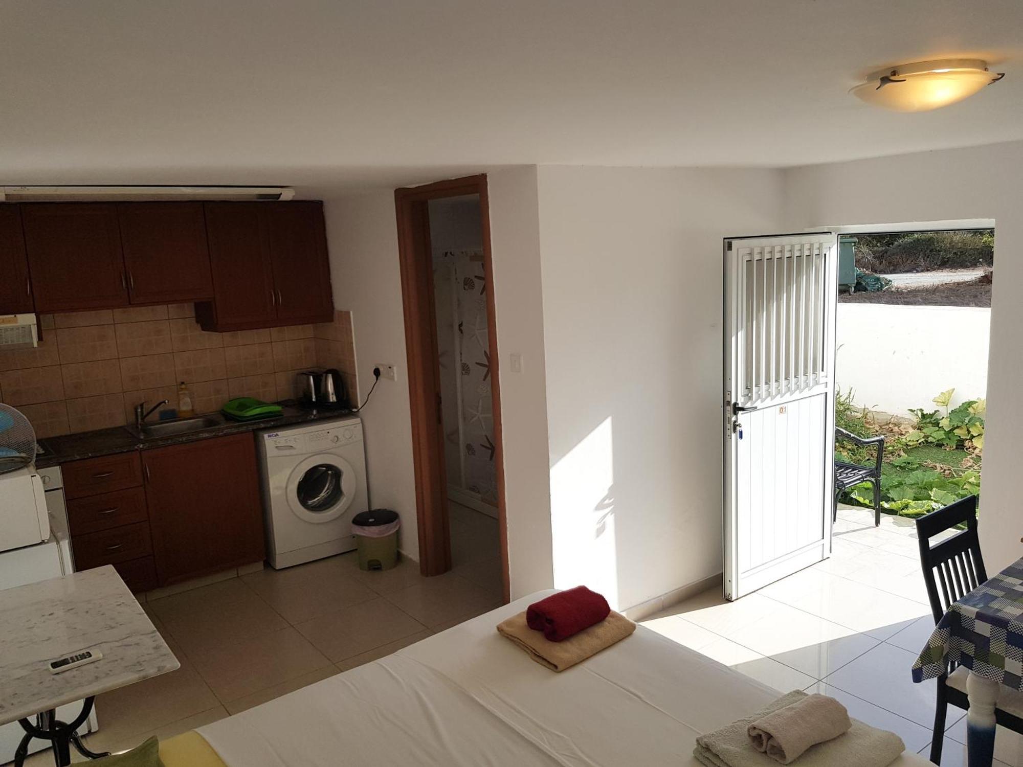 Ferienwohnung Galatia'S Court Paphos Zimmer foto