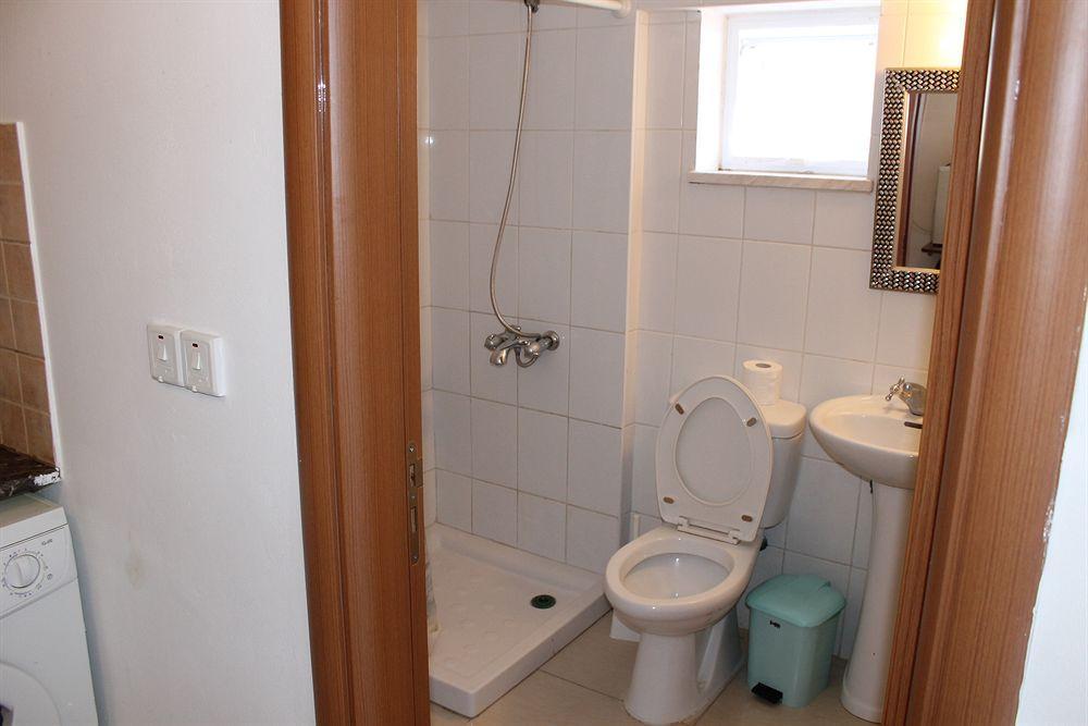 Ferienwohnung Galatia'S Court Paphos Exterior foto